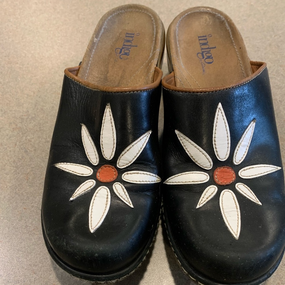 Indigo by Clark’s clogs